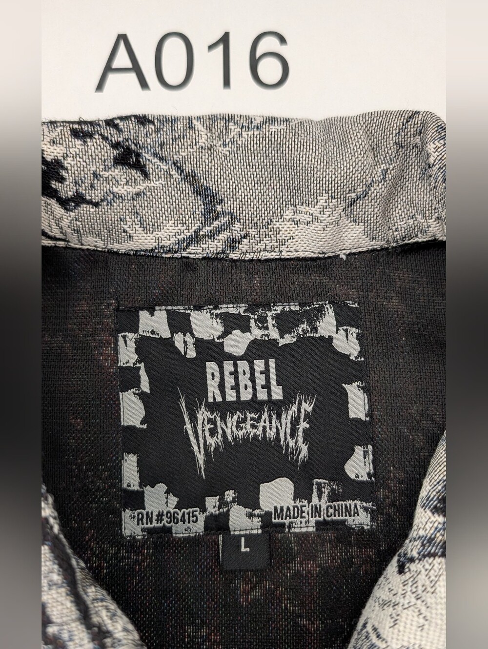 Rebel Vengeance Tapestry Apocalypse Horseman Grey Black Shirt Mans Sz L - Picture 15 of 15